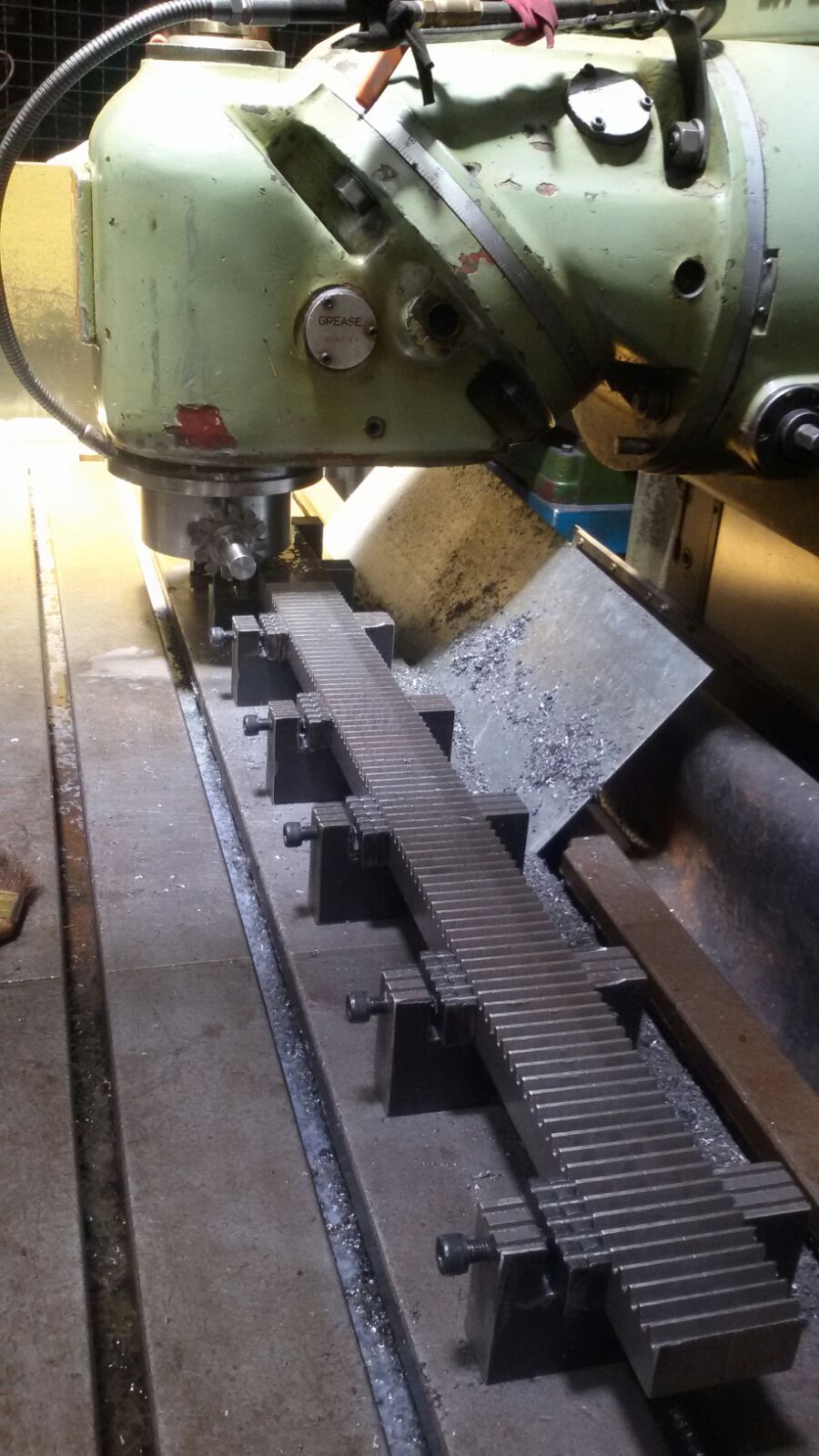 Proses machining rack gear di workshop CV Hanindo